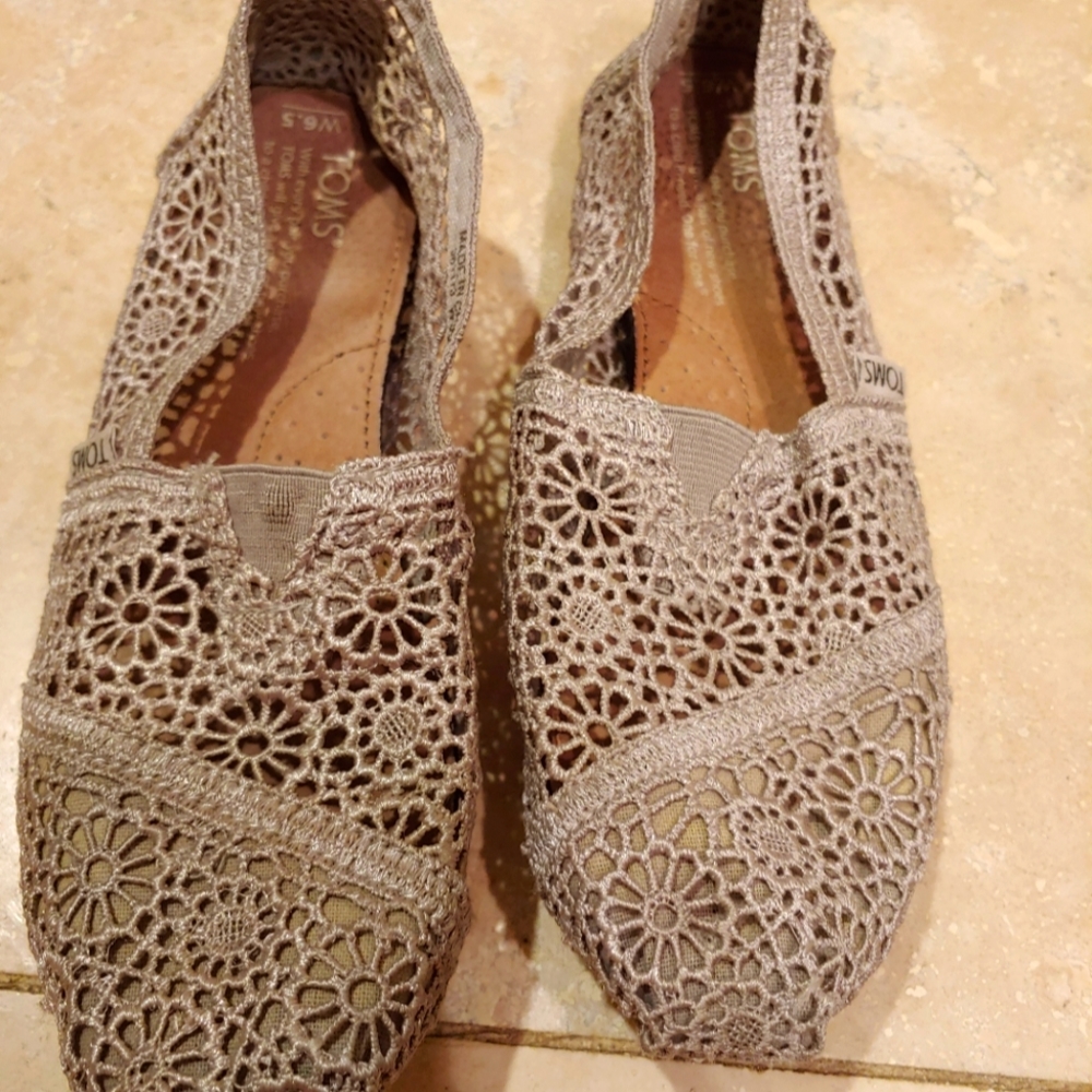 Tom's shoes - Picture 1 of 3